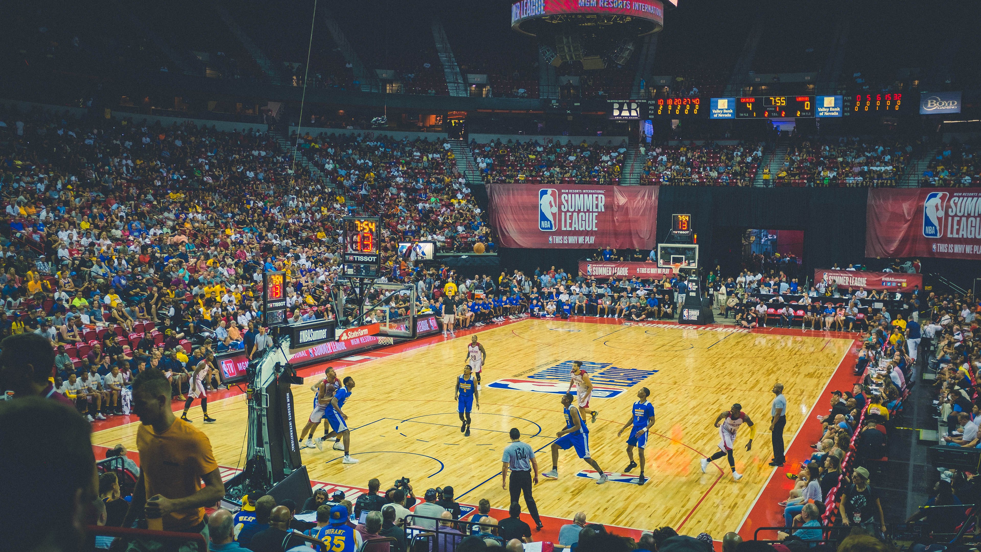 星耀双雄，杜兰特神迹点亮篮坛，拜仁青春风暴席卷绿茵